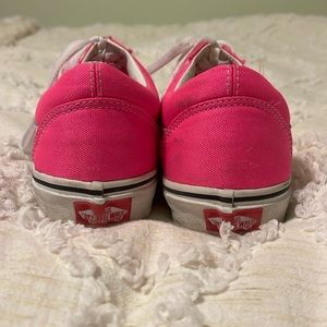 NEON PINK OLD SCHOOL VANS